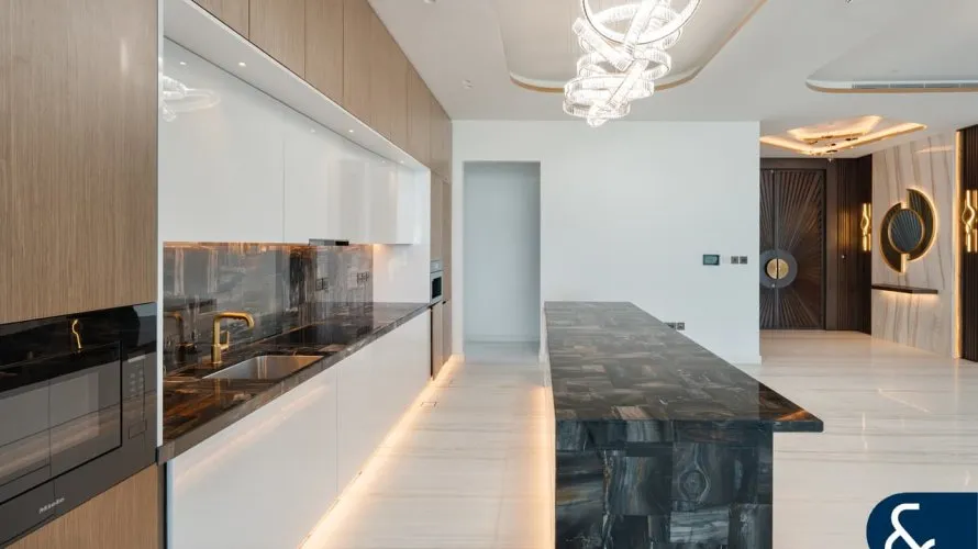 Apartamento de 4 dormitorios en Jumeirah Lake Towers, UAE No. 2245 № 1