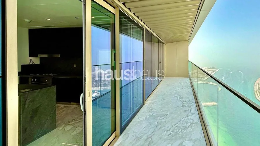 Apartamento de 3 dormitorios en EMAAR Beachfront, UAE No. 1537 № 27