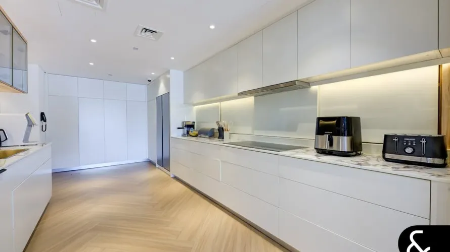 Apartamento de 3 dormitorios en Kingdom of Sheba, UAE No. 2231 № 11
