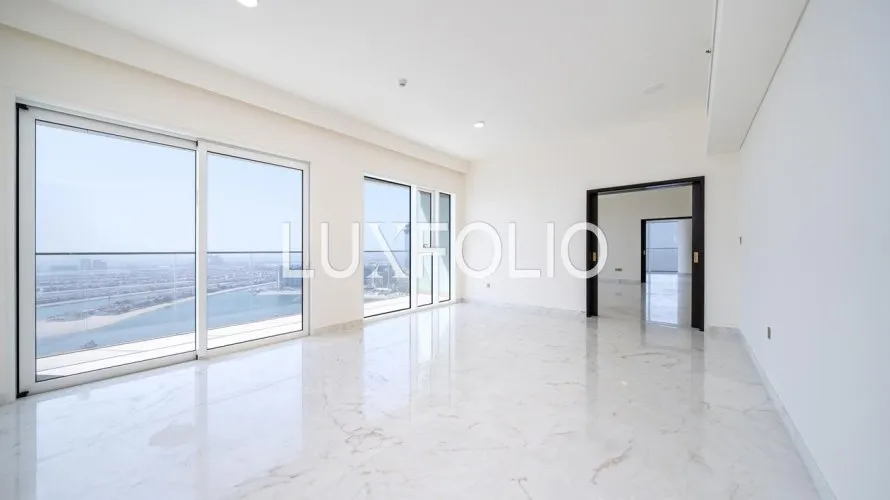 Apartamento de 3 dormitorios en EMAAR Beachfront, UAE No. 1607 № 16