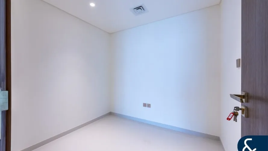 Apartamento de 5 dormitorios en EMAAR Beachfront, UAE No. 2222 № 10