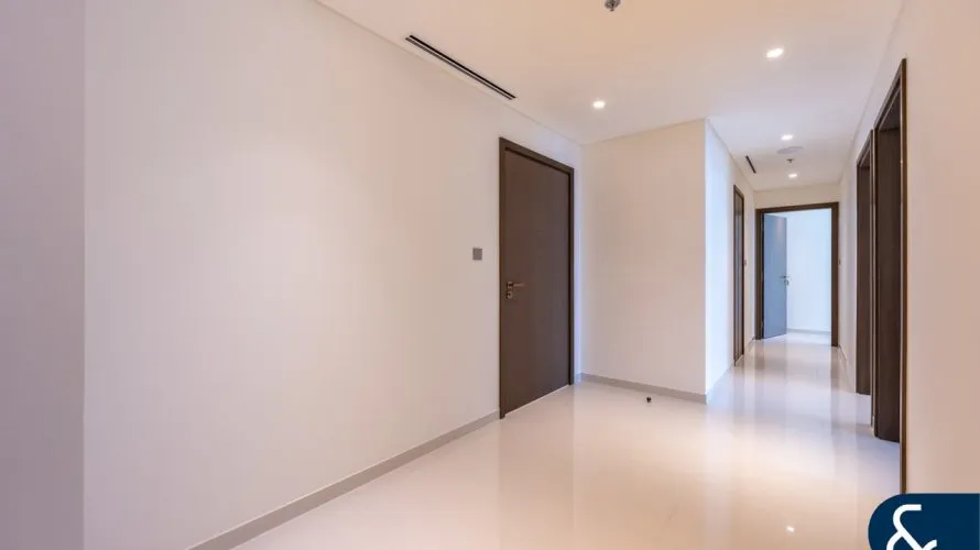 Apartamento de 5 dormitorios en EMAAR Beachfront, UAE No. 2222 № 19