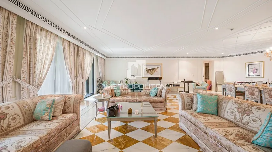 Apartamento de 3 dormitorios en Palazzo Versace, UAE No. 2109
