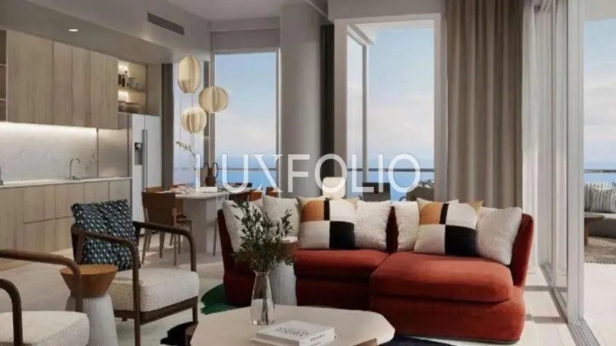 Apartamento de 3 dormitorios en EMAAR Beachfront, UAE No. 1601 № 2