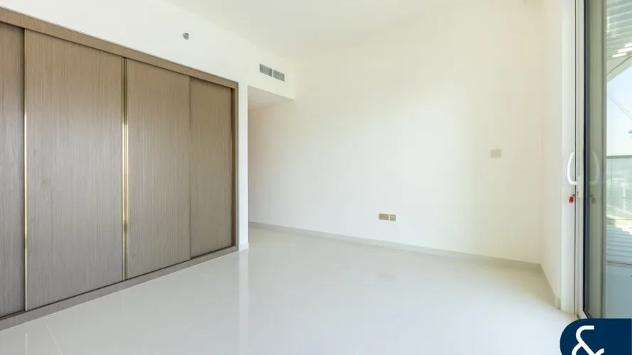 Apartamento de 5 dormitorios en EMAAR Beachfront, UAE No. 2222 № 22