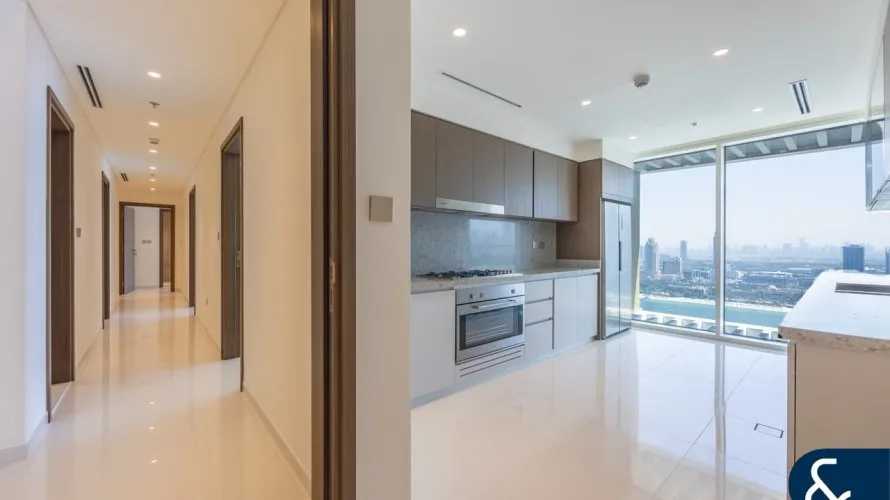 Apartamento de 5 dormitorios en EMAAR Beachfront, UAE No. 2222 № 4
