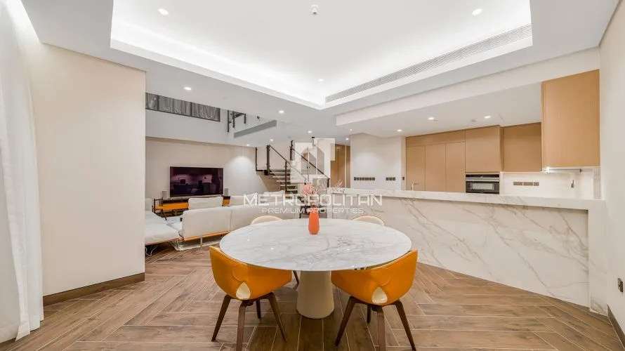 Apartamento de 2 dormitorios en Zabeel, UAE No. 964 № 2