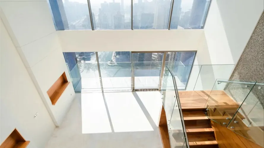 Apartamento de 4 dormitorios en Dubai, UAE No. 996 № 1