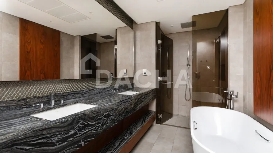 Apartamento de 3 dormitorios en Marina Gate, UAE No. 3773 № 1