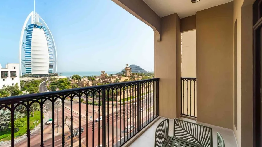 Apartamento de 3 dormitorios en Umm Suqeim, UAE No. 3817 № 1