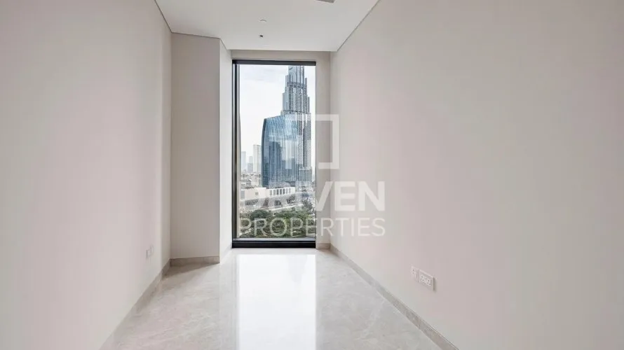 Apartamento de 4 dormitorios en Opera District, UAE No. 4093 № 1
