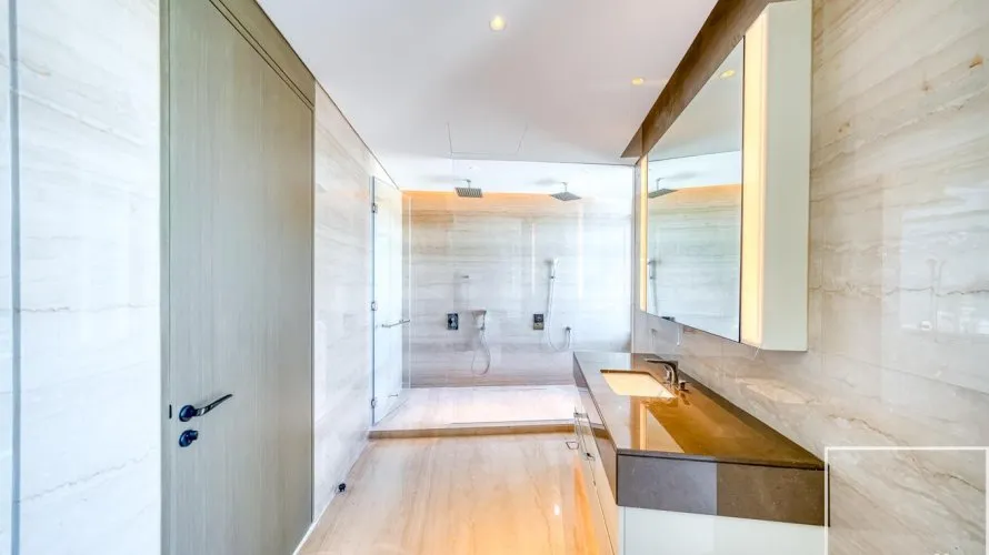 Apartamento de 5 dormitorios en Opera District, UAE No. 4596 № 1
