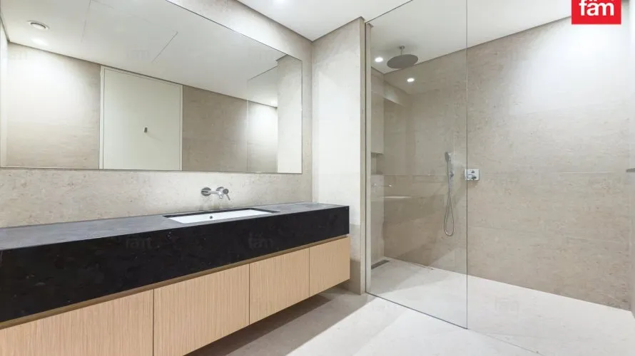 Apartamento de 4 dormitorios en Dubai, UAE No. 4576 № 1