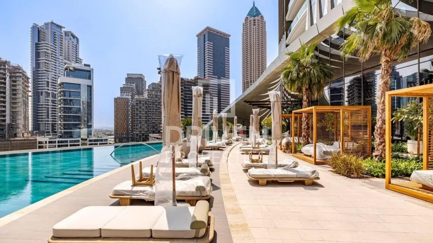 Apartamento de 4 dormitorios en Business Bay, UAE No. 4814