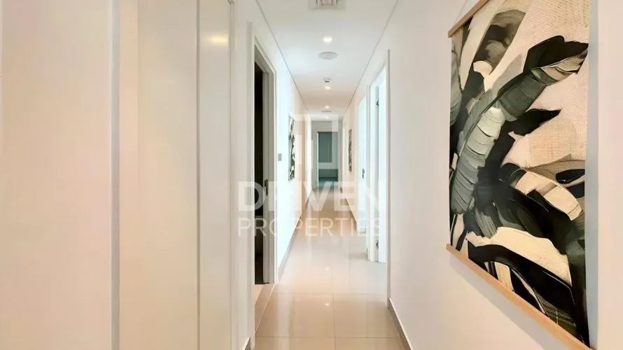 Apartamento de 4 dormitorios en EMAAR Beachfront, UAE No. 5041 № 15