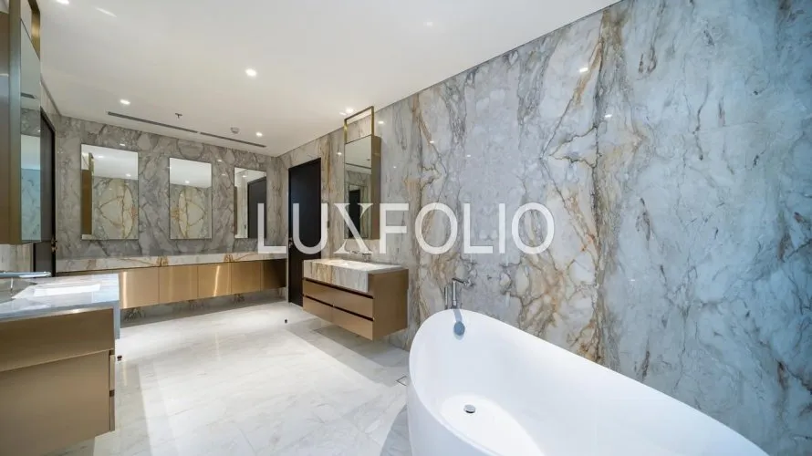 Appartement de 3 chambres à EMAAR Beachfront, UAE No. 1607 № 6
