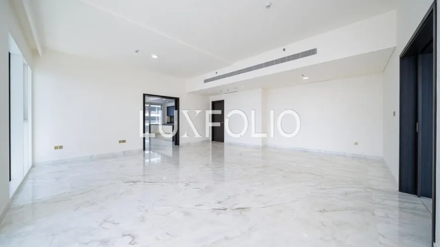 Appartement de 3 chambres à EMAAR Beachfront, UAE No. 1607 № 15