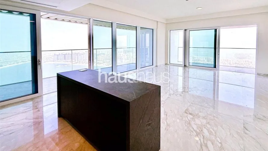 Appartement de 3 chambres à EMAAR Beachfront, UAE No. 1537 № 23