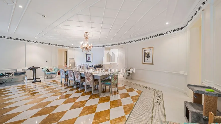 Appartement de 3 chambres à Palazzo Versace, UAE No. 2111 № 1