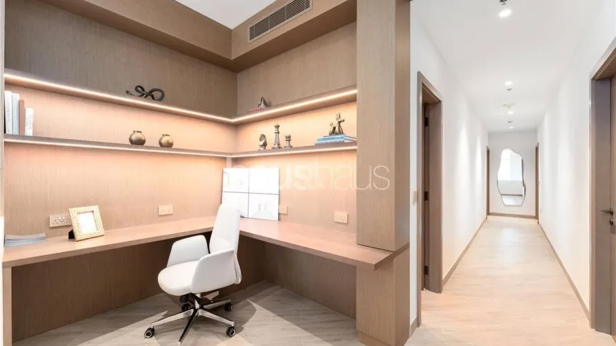 Квартира с 3 спальнями в  Central Park Tower, DIFC, Дубай, ОАЭ №3204 № 1
