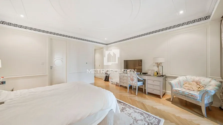 3 bedrooms apartment for sale, Palazzo Versace, Culture Village, Dubai, UAE No. 2111 № 12