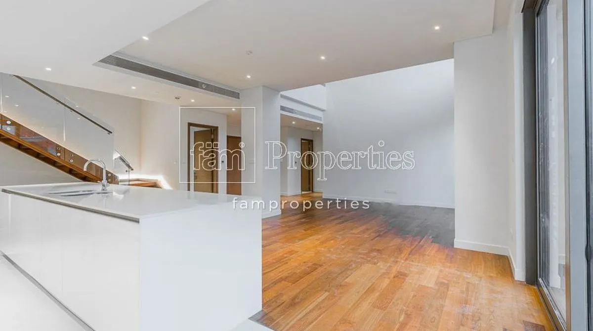 4 bedrooms apartment for sale, City Walk, Dubai, UAE No. 1073